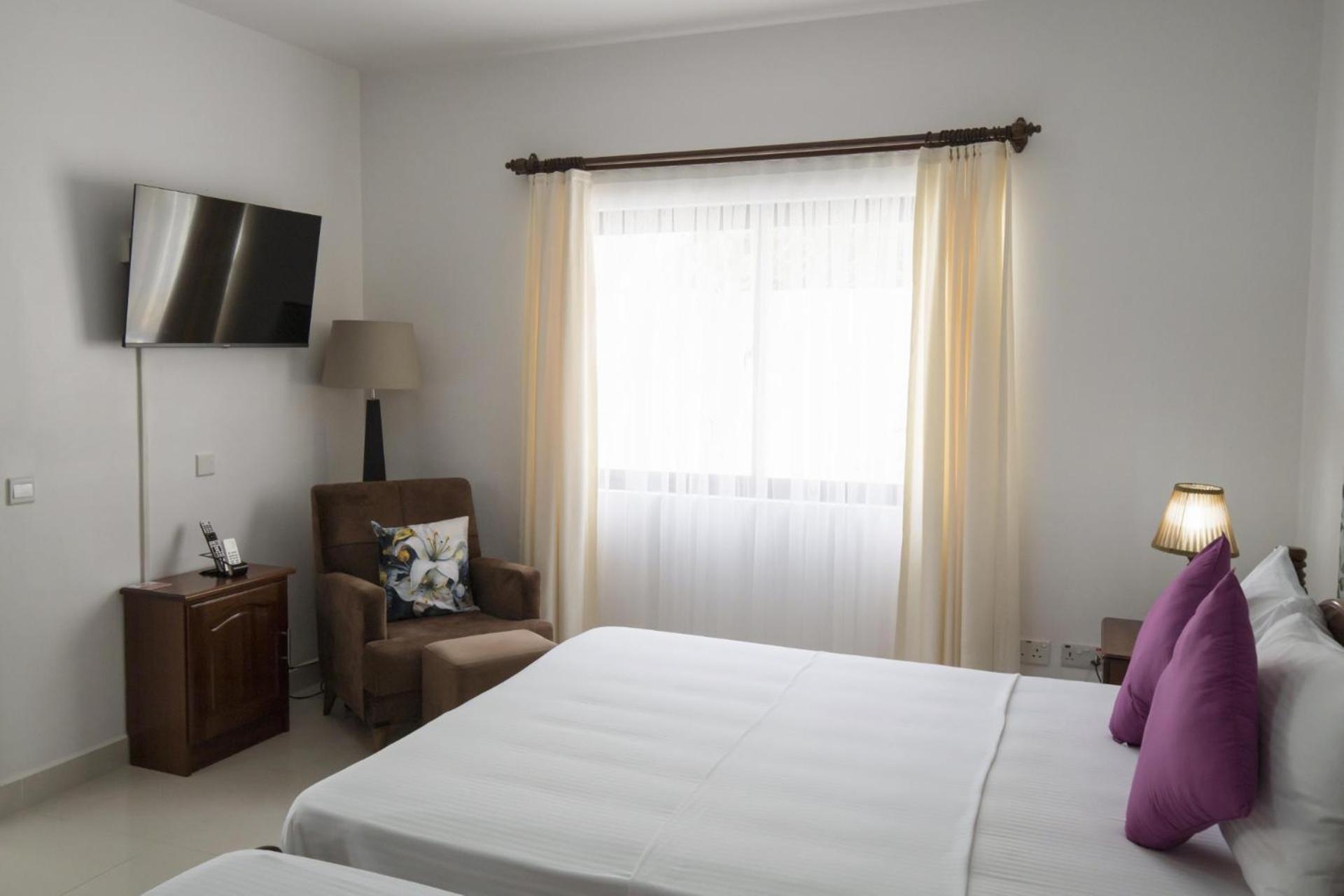 Emma'S Guest House And Self-Catering Au Cap Екстериор снимка