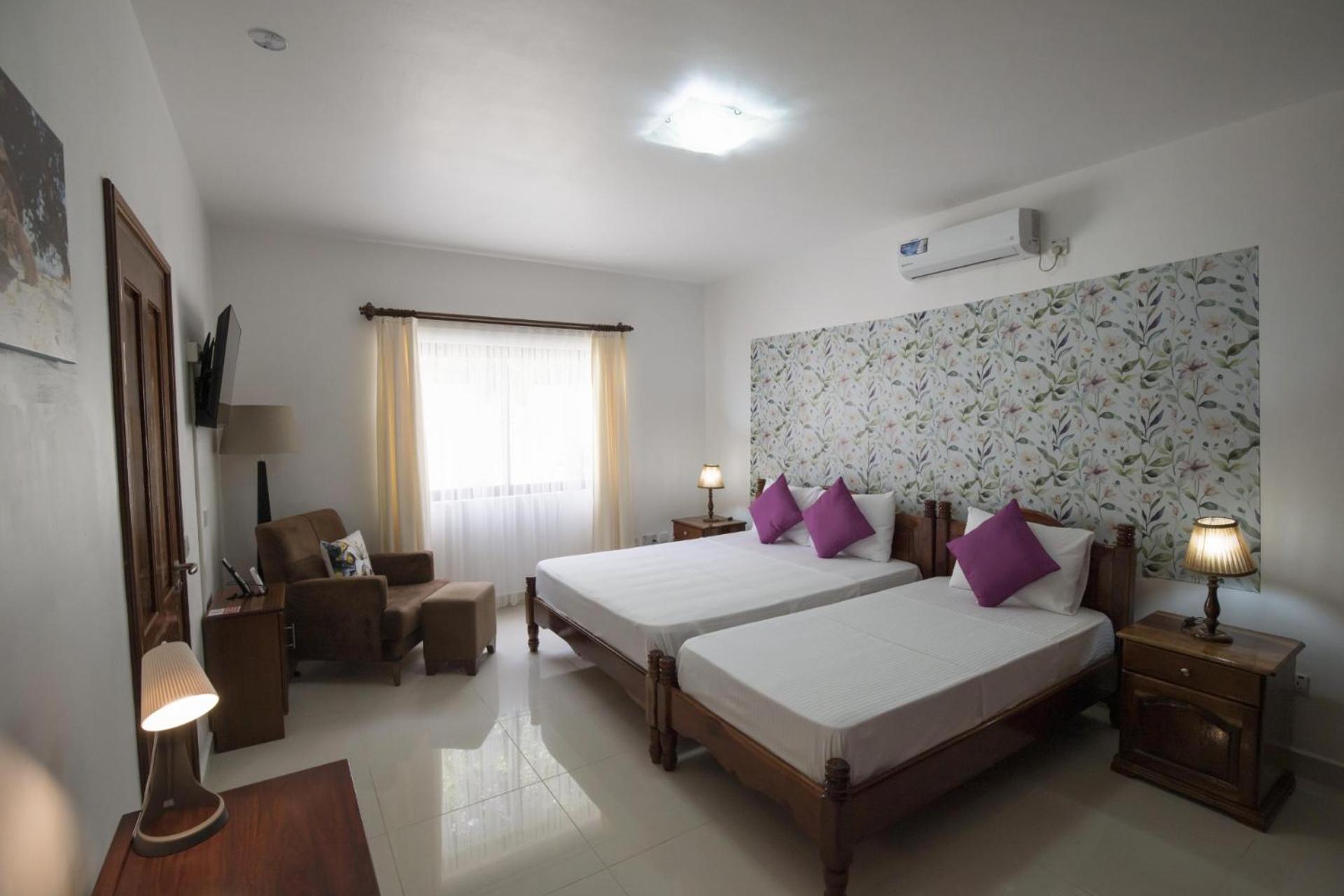 Emma'S Guest House And Self-Catering Au Cap Екстериор снимка