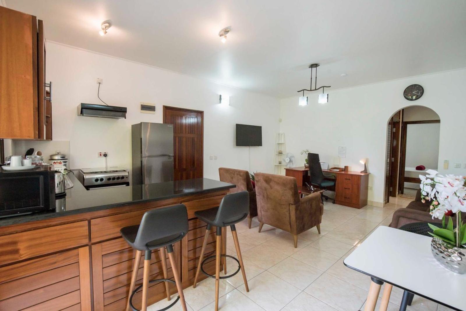 Emma'S Guest House And Self-Catering Au Cap Екстериор снимка
