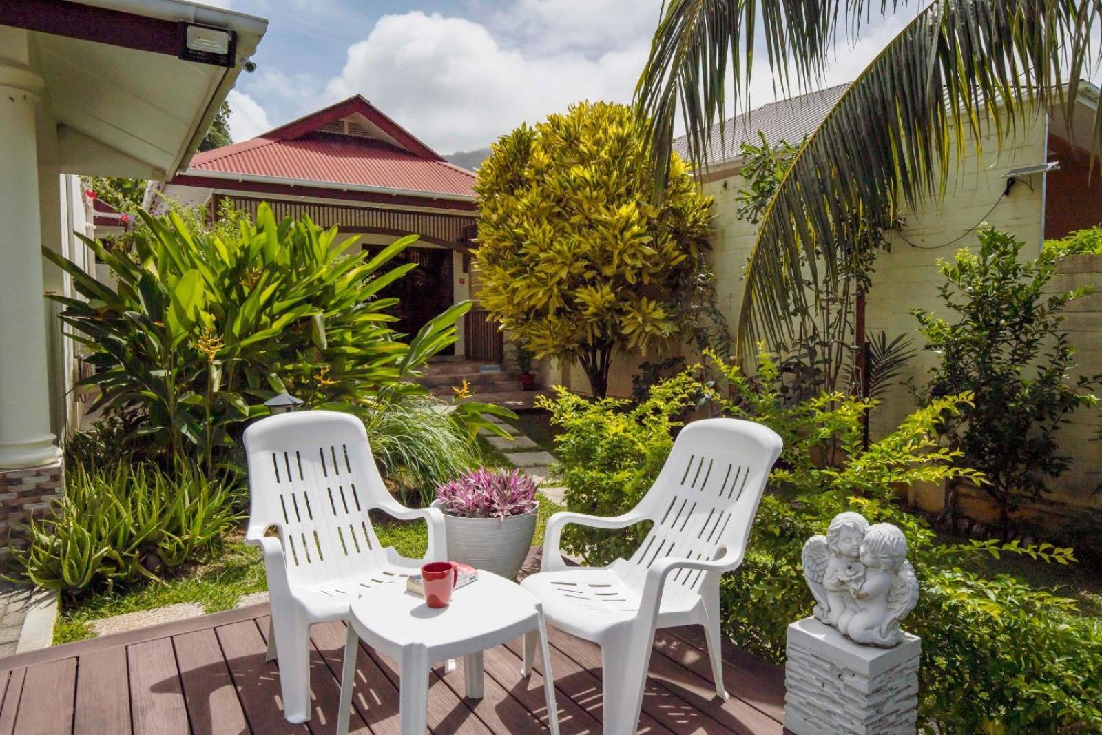 Emma'S Guest House And Self-Catering Au Cap Екстериор снимка