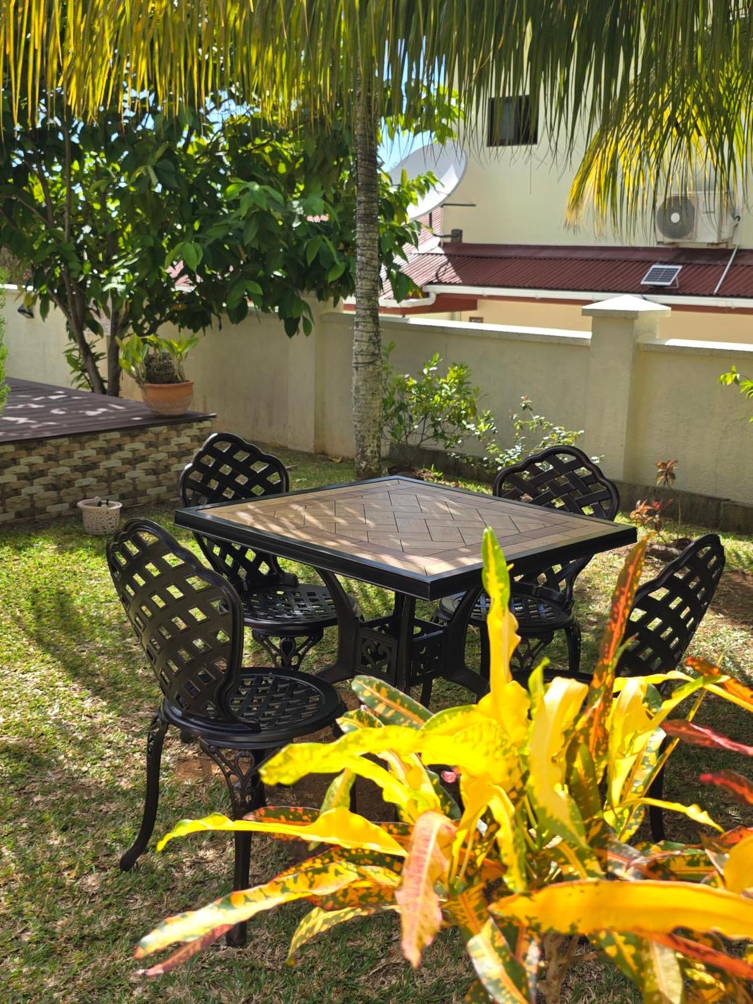 Emma'S Guest House And Self-Catering Au Cap Екстериор снимка