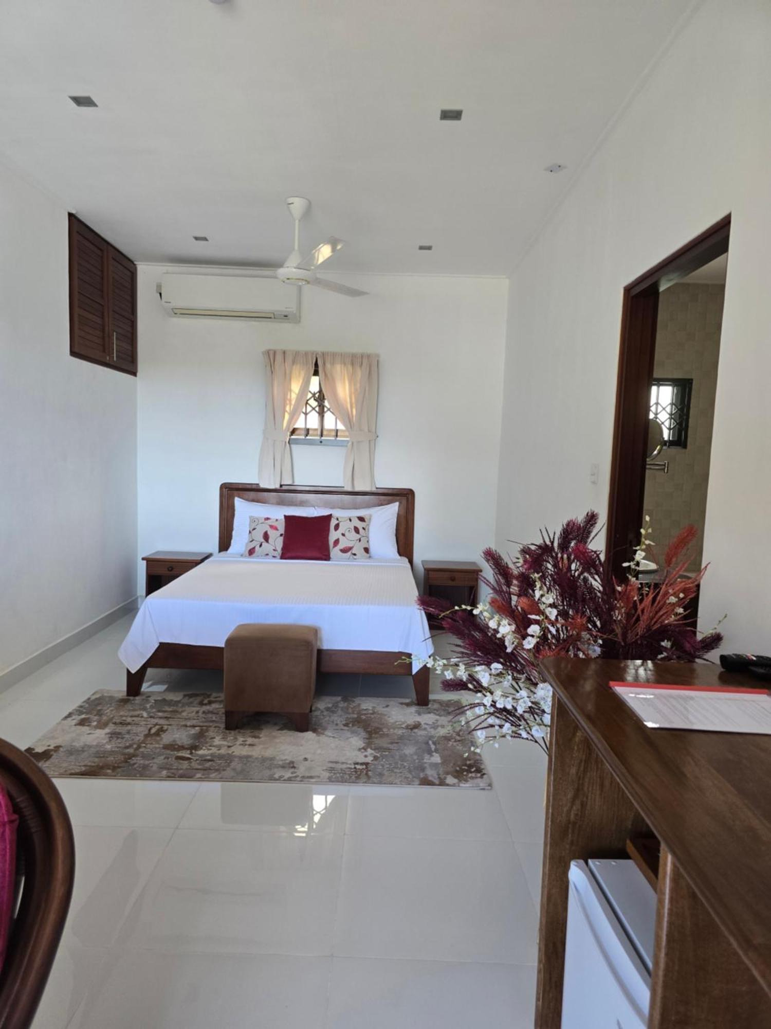 Emma'S Guest House And Self-Catering Au Cap Екстериор снимка