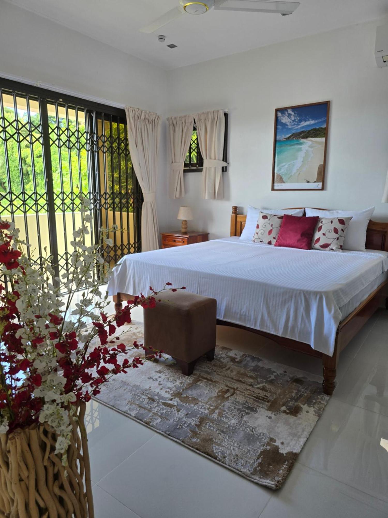 Emma'S Guest House And Self-Catering Au Cap Екстериор снимка